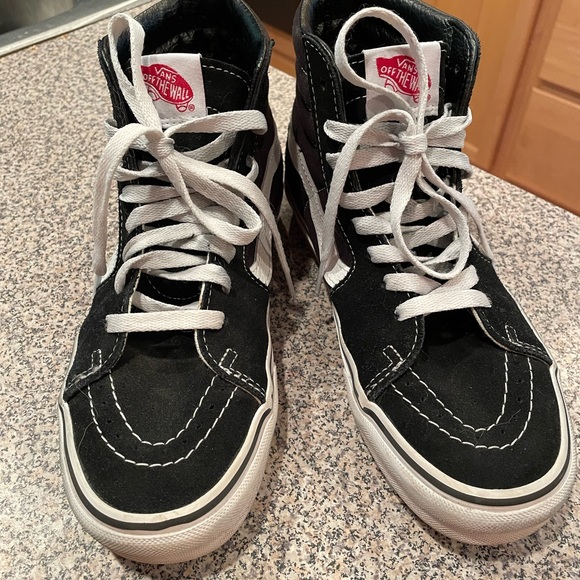 High top black Vans   Men’s 6.5, women’s 8 - Picture 2 of 8
